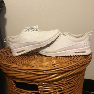 White Nike Women’s Air Max Thea Size 8